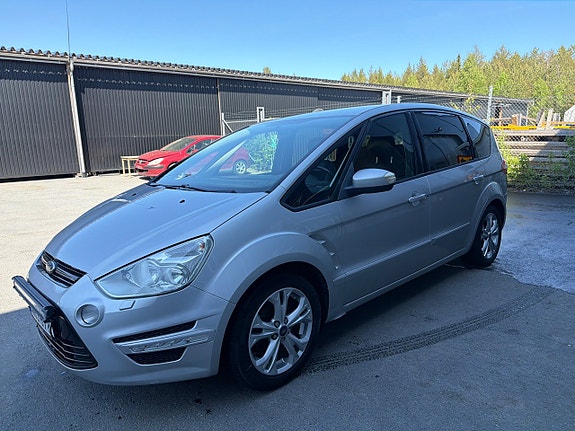 Ford S-MAX 16 of 18