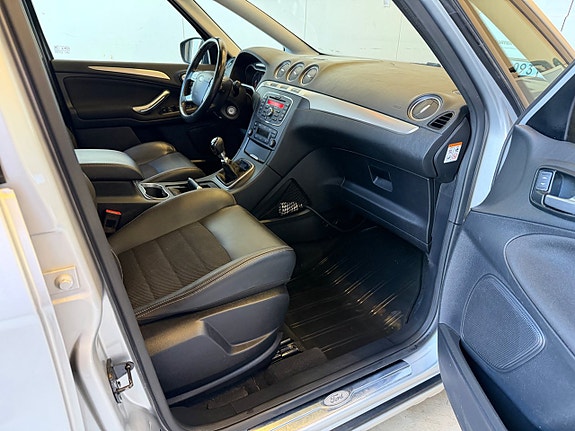 Ford S-MAX 11 of 18