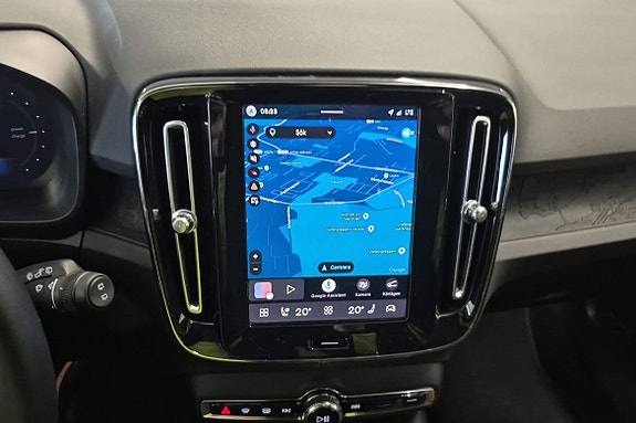 Volvo EX40 17 of 23