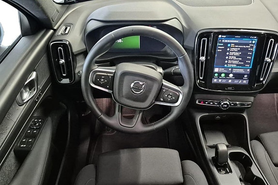 Volvo EX40 13 of 23