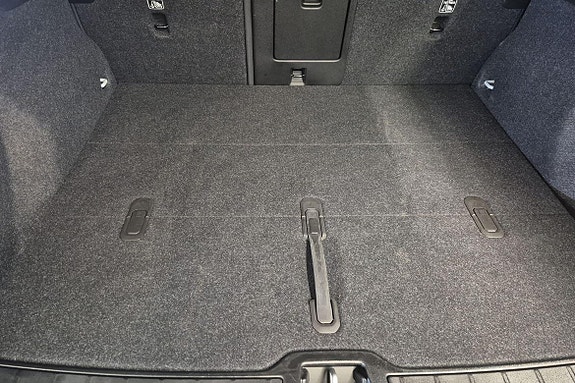 Volvo EX40 14 of 23