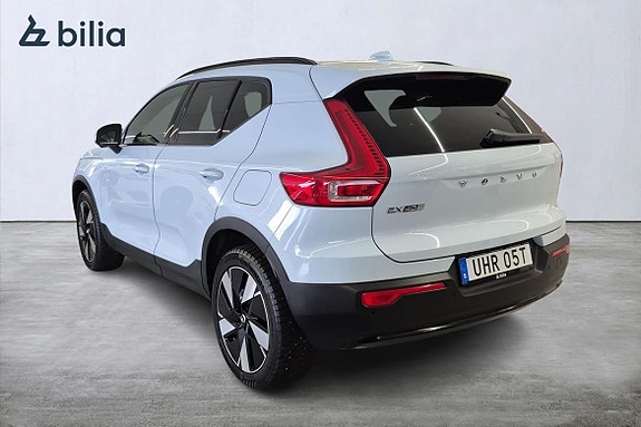 Volvo EX40 2 of 23