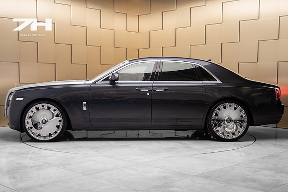 Rolls Royce Ghost 2 of 5