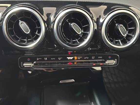 Mercedes-Benz A200 13 of 22