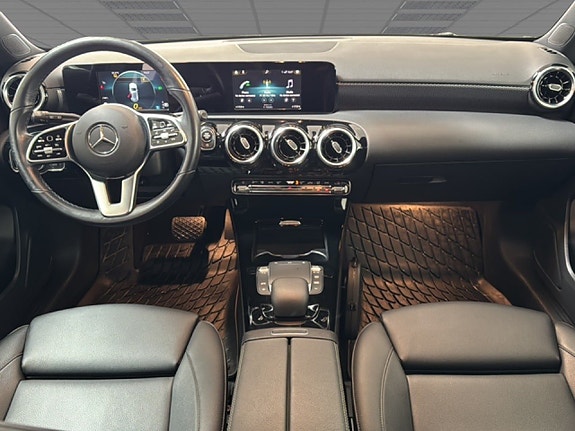 Mercedes-Benz A200 7 of 22