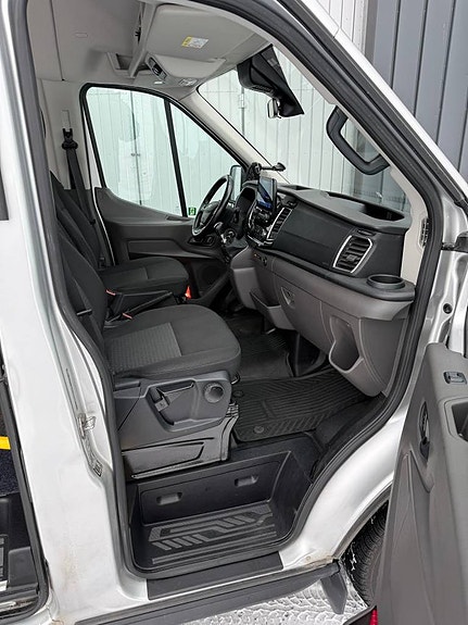 Ford Transit 5 of 12