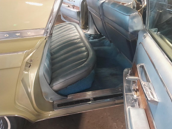 Chrysler Imperial 13 of 16