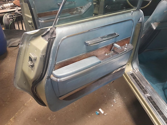 Chrysler Imperial 9 of 16