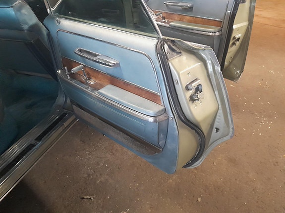 Chrysler Imperial 15 of 16