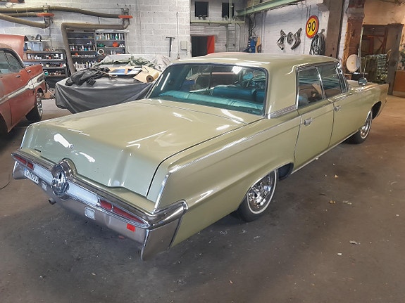 Chrysler Imperial 4 of 16