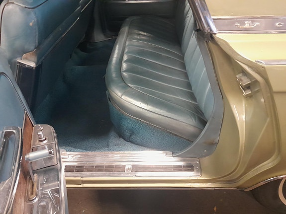 Chrysler Imperial 10 of 16