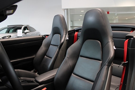Porsche 911 4 of 5