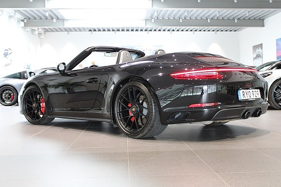 Porsche 911 2 of 5