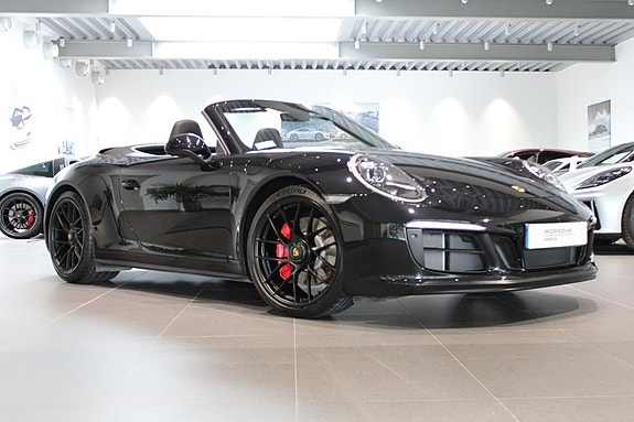 Porsche 911 Carrera 4 GTS
