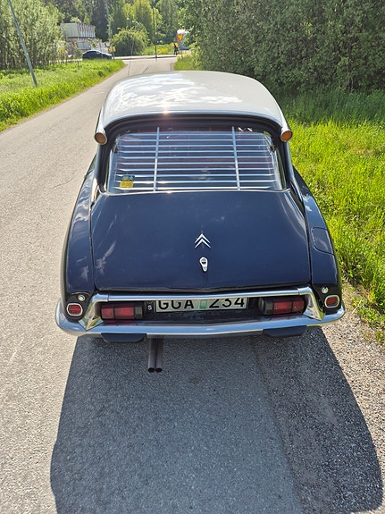 Citroen DS20 4 of 5
