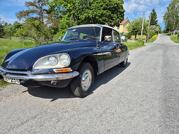 Citroen DS20 3 of 5