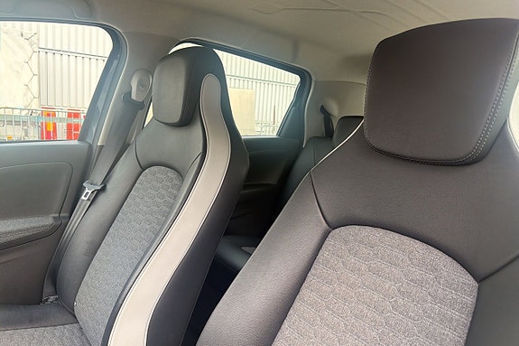 Renault Zoe 16 of 17