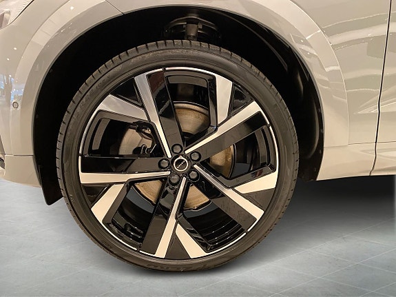Volvo XC60 9 of 15