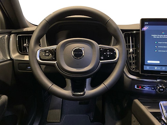 Volvo XC60 10 of 15