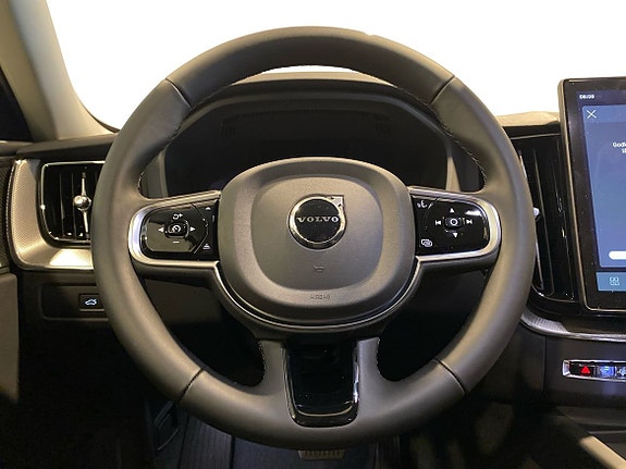 Volvo XC60 10 of 14