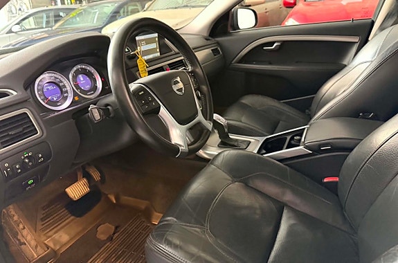 Volvo V70 12 of 26