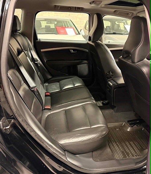 Volvo V70 19 of 26