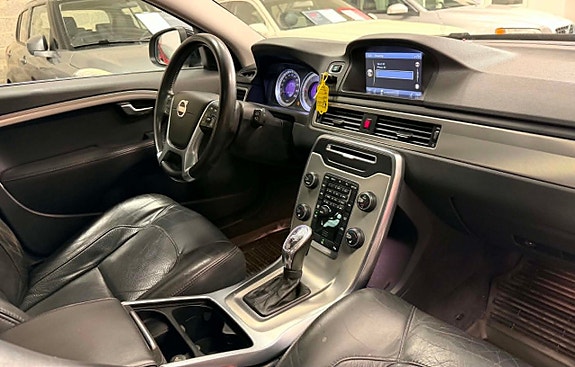 Volvo V70 10 of 26