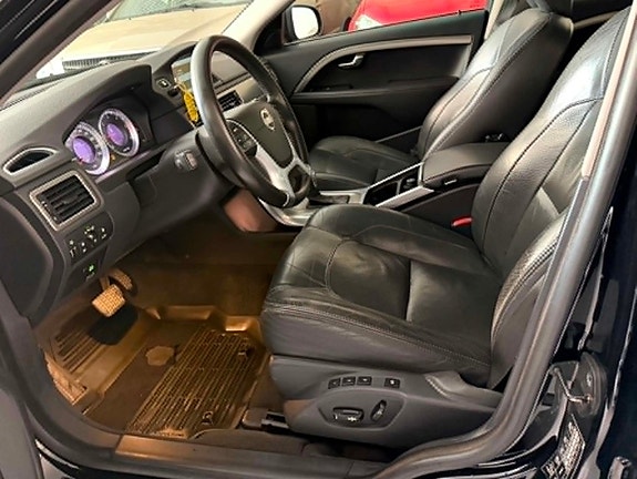 Volvo V70 11 of 26
