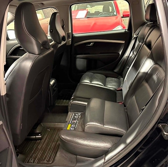 Volvo V70 17 of 26