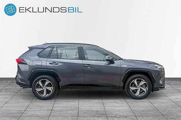 Toyota RAV4 Plug-in Hybrid 5 of 5