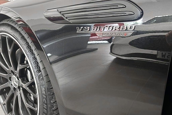 Mercedes-Benz SL63 18 of 25
