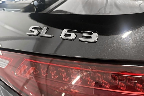 Mercedes-Benz SL63 16 of 25