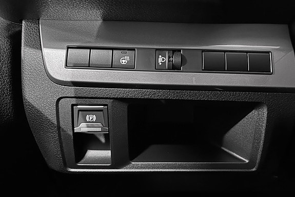 Peugeot e-Expert 18 of 23