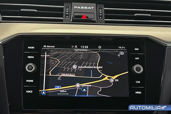 Volkswagen Passat Alltrack 10 of 20