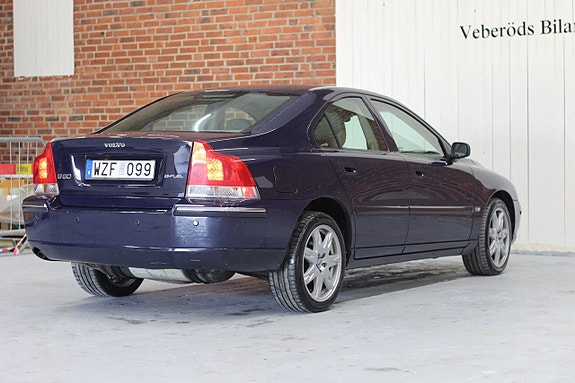 Volvo S60 7 of 11