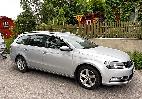 Volkswagen Passat 2 of 4