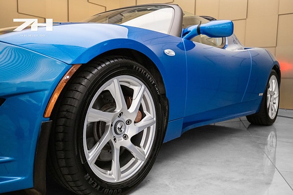Tesla Roadster 16 of 21