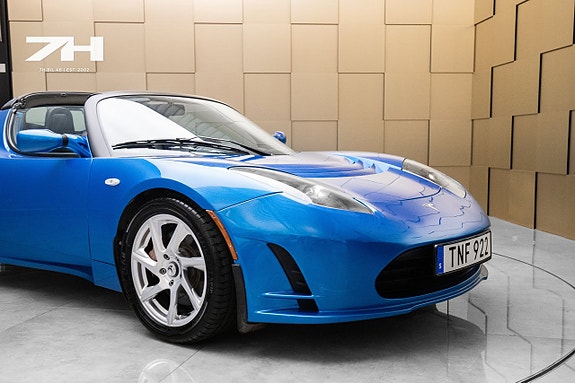 Tesla Roadster 18 of 21