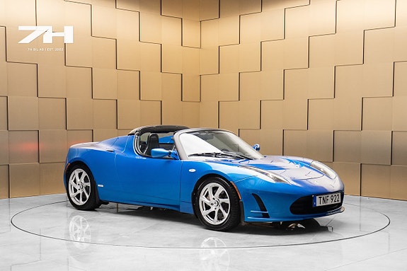 Tesla Roadster 7 of 21