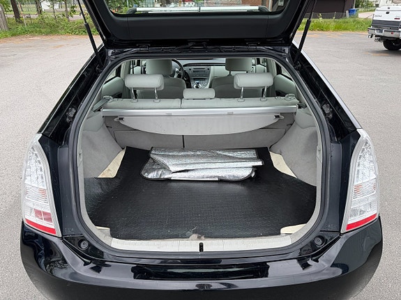 Toyota Prius 14 of 15