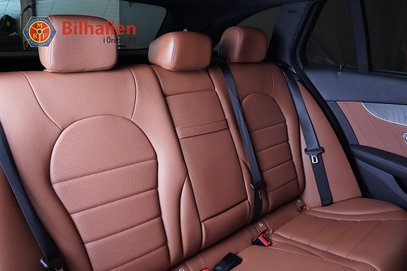 Mercedes-Benz C300 6 of 17