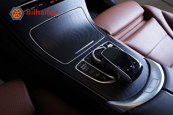 Mercedes-Benz C300 11 of 17