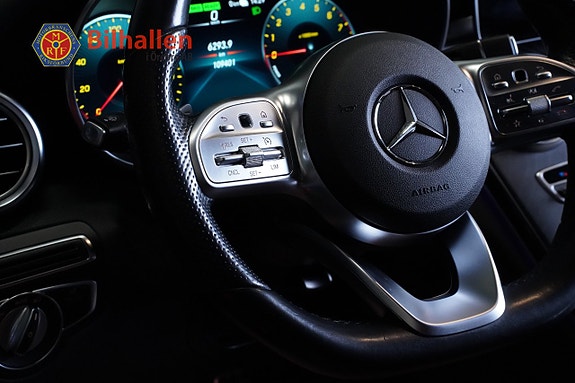 Mercedes-Benz C300 10 of 17