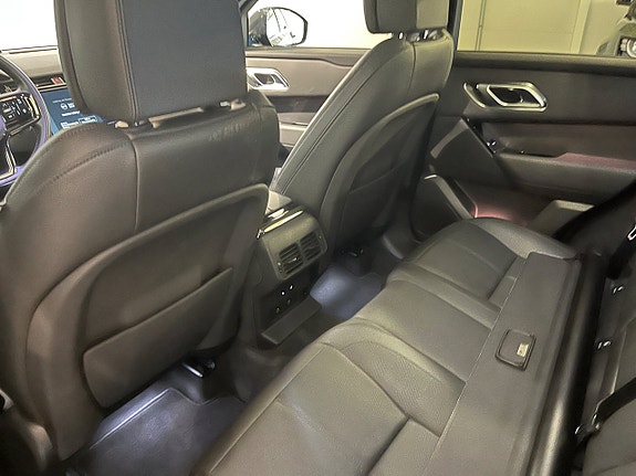 Land Rover Range Rover Velar 9 of 11
