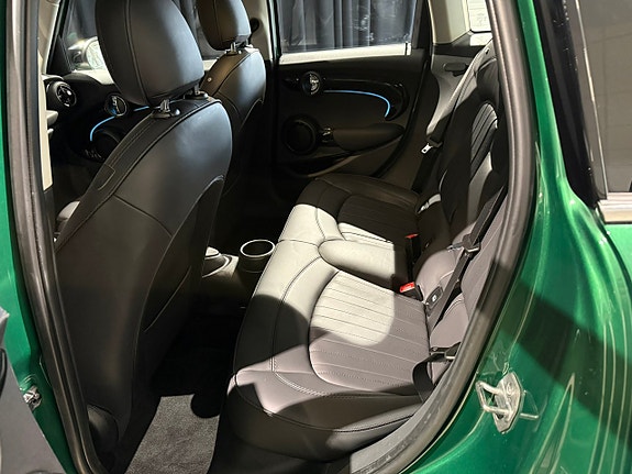 MINI Cooper 12 of 15