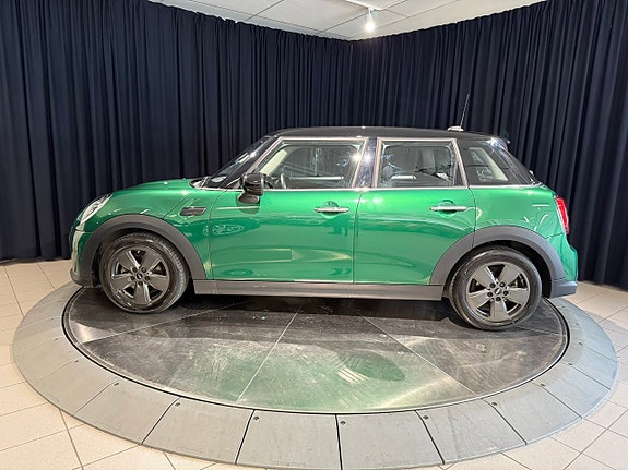 MINI Cooper 3 of 5