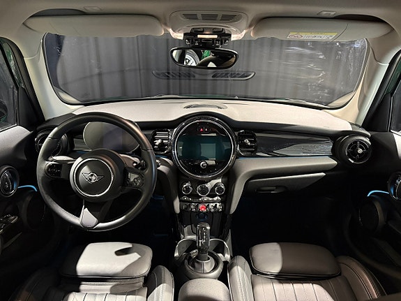 MINI Cooper 10 of 15