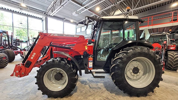Massey Ferguson 4435 / Lastare / 2893 timmar