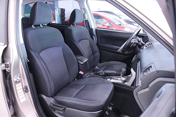 Subaru Forester 17 of 26