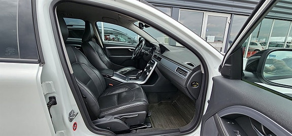 Volvo XC70 16 of 26